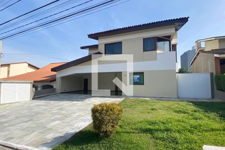 Casa de condomínio à venda com 500m², 4 quartos e 6 vagasFachada