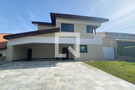 Casa de condomínio à venda com 500m², 4 quartos e 6 vagasFachada