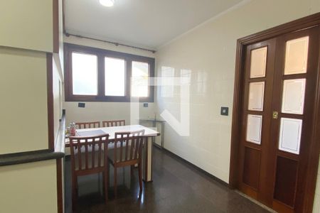 Casa de condomínio à venda com 500m², 4 quartos e 6 vagasCopa