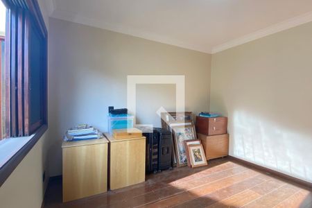 Casa de condomínio à venda com 500m², 4 quartos e 6 vagasQuarto 4