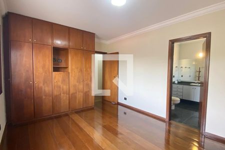 Casa de condomínio à venda com 500m², 4 quartos e 6 vagasSuíte 2