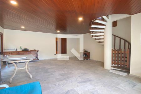 Casa de condomínio à venda com 500m², 4 quartos e 6 vagasSalão de festas