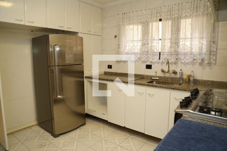 Casa à venda com 500m², 4 quartos e 4 vagasCozinha-Ambiente 2
