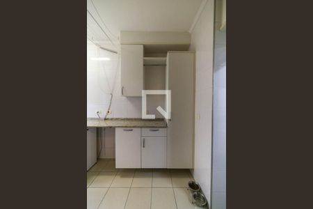 Apartamento à venda com 215m², 3 quartos e 4 vagas Apartamento à venda com 215m², 3 quartos e 4 vagasÁrea de Serviço