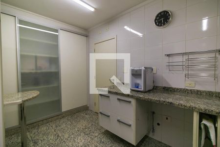 Apartamento à venda com 215m², 3 quartos e 4 vagas Apartamento à venda com 215m², 3 quartos e 4 vagasCozinha