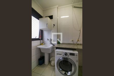 Apartamento à venda com 215m², 3 quartos e 4 vagas Apartamento à venda com 215m², 3 quartos e 4 vagasÁrea de Serviço