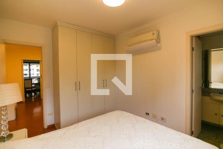 Apartamento à venda com 215m², 3 quartos e 4 vagas Apartamento à venda com 215m², 3 quartos e 4 vagasQuarto 2