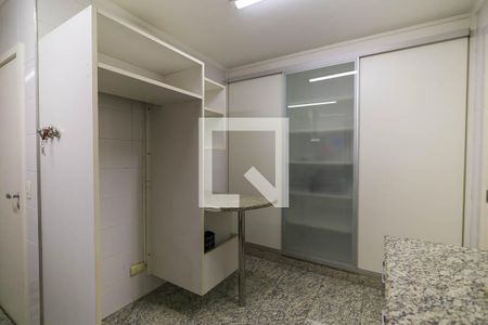 Apartamento à venda com 215m², 3 quartos e 4 vagas Apartamento à venda com 215m², 3 quartos e 4 vagasCozinha