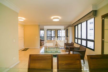 Apartamento à venda com 215m², 3 quartos e 4 vagas Apartamento à venda com 215m², 3 quartos e 4 vagasSala