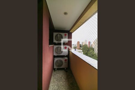 Apartamento à venda com 215m², 3 quartos e 4 vagas Apartamento à venda com 215m², 3 quartos e 4 vagasvaranda