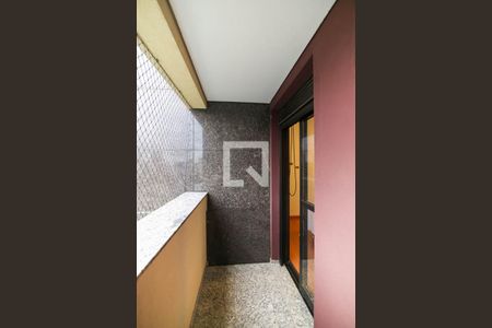 Apartamento à venda com 215m², 3 quartos e 4 vagas Apartamento à venda com 215m², 3 quartos e 4 vagasvaranda