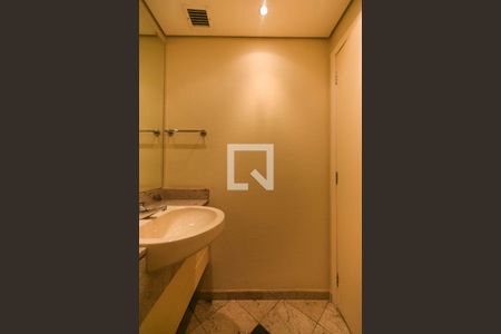 Apartamento à venda com 215m², 3 quartos e 4 vagas Apartamento à venda com 215m², 3 quartos e 4 vagasLavabo