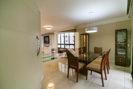 Apartamento à venda com 215m², 3 quartos e 4 vagas Apartamento à venda com 215m², 3 quartos e 4 vagasSala