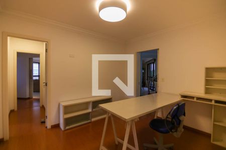 Apartamento à venda com 215m², 3 quartos e 4 vagas Apartamento à venda com 215m², 3 quartos e 4 vagasEscritório