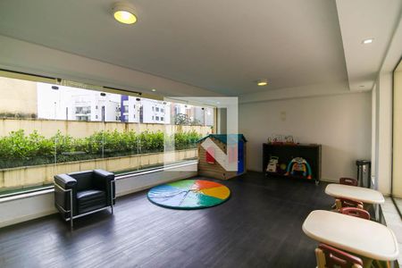 Apartamento à venda com 215m², 3 quartos e 4 vagas Apartamento à venda com 215m², 3 quartos e 4 vagasBrinquedoteca