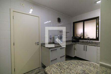 Apartamento à venda com 215m², 3 quartos e 4 vagas Apartamento à venda com 215m², 3 quartos e 4 vagasCozinha