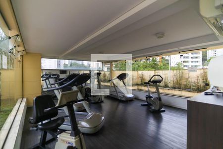 Apartamento à venda com 215m², 3 quartos e 4 vagas Apartamento à venda com 215m², 3 quartos e 4 vagasÁrea comum - Academia