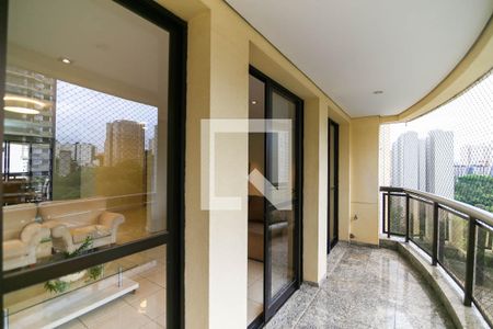 Apartamento à venda com 215m², 3 quartos e 4 vagas Apartamento à venda com 215m², 3 quartos e 4 vagasVaranda da Sala