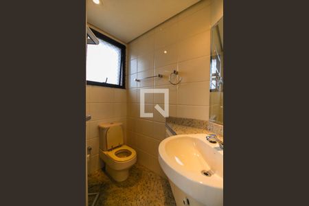 Apartamento à venda com 215m², 3 quartos e 4 vagas Apartamento à venda com 215m², 3 quartos e 4 vagasBanheiro da Suíte 3