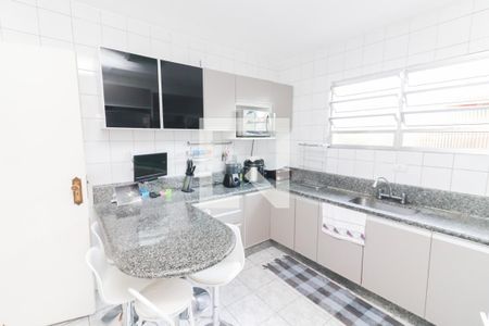 Casa à venda com 150m², 4 quartos e 3 vagas Casa à venda com 150m², 4 quartos e 3 vagasCozinha