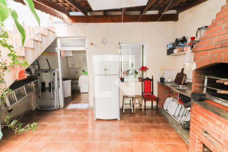 Casa à venda com 150m², 4 quartos e 3 vagas Casa à venda com 150m², 4 quartos e 3 vagasQuintal / Churrasqueira