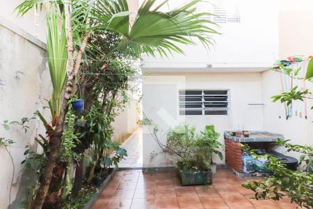 Casa à venda com 150m², 4 quartos e 3 vagas Casa à venda com 150m², 4 quartos e 3 vagasQuintal / Churrasqueira