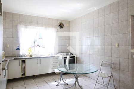 Casa à venda com 400m², 2 quartos e 5 vagas Casa à venda com 400m², 2 quartos e 5 vagasCozinha