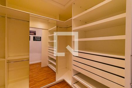 Apartamento à venda com 55m², 1 quarto e 1 vaga Apartamento à venda com 55m², 1 quarto e 1 vagaCloset da suíte