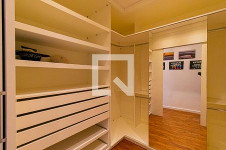 Apartamento à venda com 55m², 1 quarto e 1 vaga Apartamento à venda com 55m², 1 quarto e 1 vagaCloset da suíte