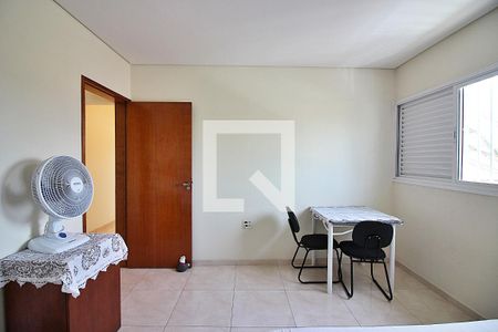 Casa à venda com 413m², 4 quartos e 3 vagasQuarto 2