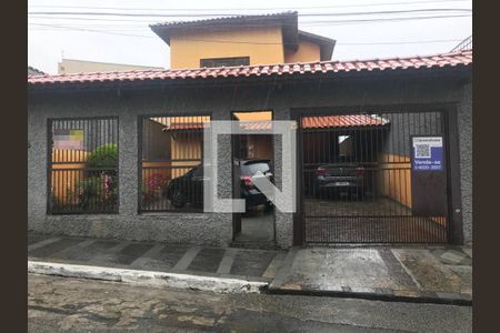 Casa à venda com 230m², 3 quartos e 4 vagasFachada