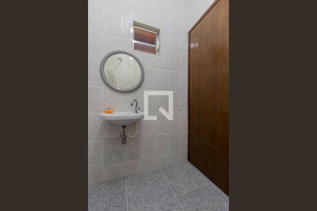 Casa à venda com 230m², 3 quartos e 4 vagasBanheiro Externo