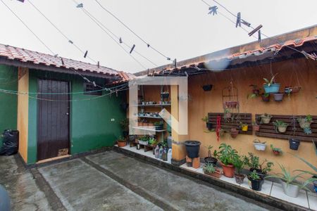 Casa à venda com 230m², 3 quartos e 4 vagasQuarto de Serviço 