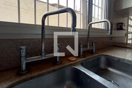 Casa à venda com 300m², 3 quartos e 3 vagasCozinha - Torneira