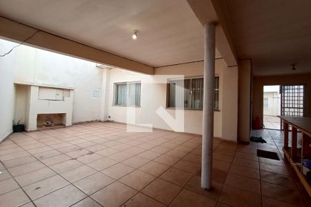 Casa à venda com 300m², 3 quartos e 3 vagasGaragem 