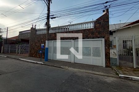 Casa à venda com 300m², 3 quartos e 3 vagasFachada 