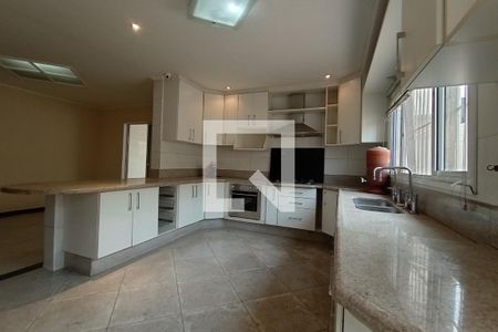 Casa à venda com 300m², 3 quartos e 3 vagasCozinha