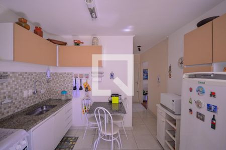 Apartamento à venda com 74m², 2 quartos e 1 vagaCozinha