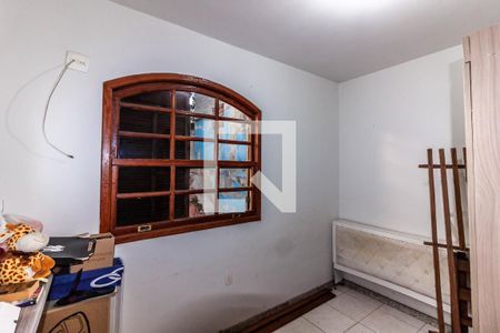 Casa à venda com 180m², 3 quartos e 3 vagas Casa à venda com 180m², 3 quartos e 3 vagasQuarto 2