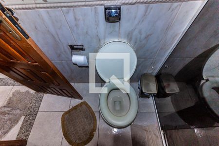 Casa à venda com 180m², 3 quartos e 3 vagas Casa à venda com 180m², 3 quartos e 3 vagasBanheiro social