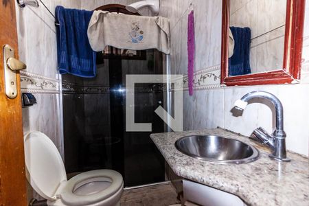 Casa à venda com 180m², 3 quartos e 3 vagas Casa à venda com 180m², 3 quartos e 3 vagasBanheiro social