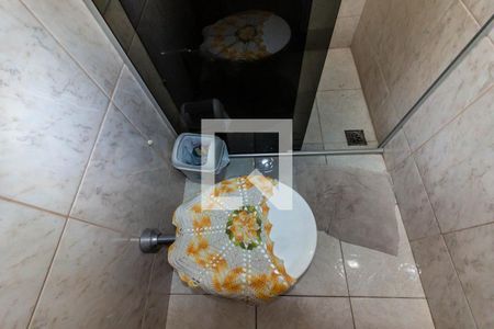 Casa à venda com 180m², 3 quartos e 3 vagas Casa à venda com 180m², 3 quartos e 3 vagasBanheiro social