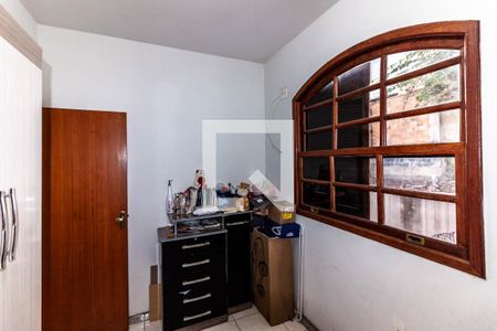 Casa à venda com 180m², 3 quartos e 3 vagas Casa à venda com 180m², 3 quartos e 3 vagasQuarto 2