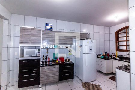 Casa à venda com 180m², 3 quartos e 3 vagas Casa à venda com 180m², 3 quartos e 3 vagasCozinha