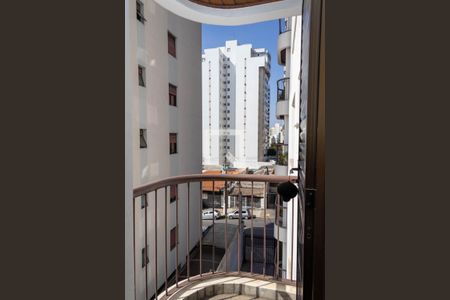 Apartamento à venda com 205m², 4 quartos e 3 vagas Apartamento à venda com 205m², 4 quartos e 3 vagasVaranda do Quarto 1