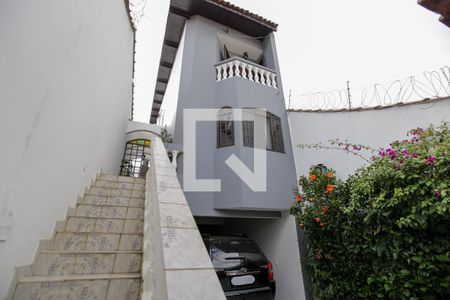 Casa à venda com 450m², 5 quartos e 4 vagasFachada