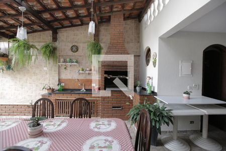 Casa à venda com 450m², 5 quartos e 4 vagasChurrasqueira