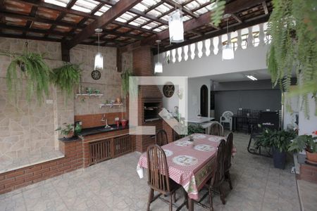 Casa à venda com 450m², 5 quartos e 4 vagasChurrasqueira