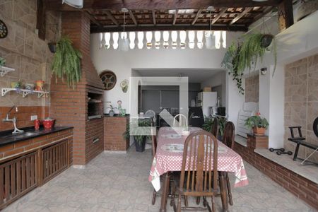 Casa à venda com 450m², 5 quartos e 4 vagasChurrasqueira