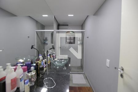 Casa à venda com 450m², 5 quartos e 4 vagasBanheiro da Suíte 4